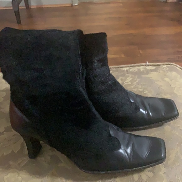 Women Black mid calf cowhide boots - Picture 2 of 3